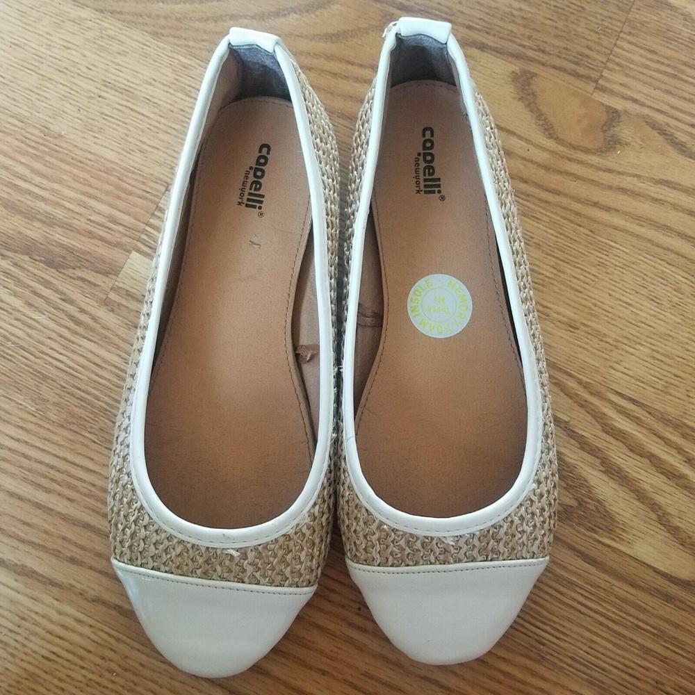 Capelli Womans Sz 8 Slide Ons White Tan Slippers - Picture 4 of 8